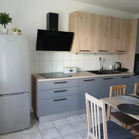Maja Apartament *