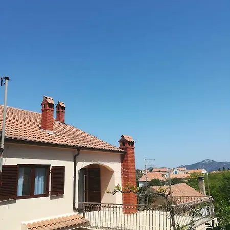 Maja Apartamento Veli Iž