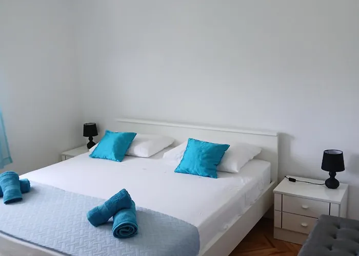 Maja Apartament Veli Iž