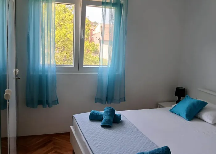Maja Apartament Veli Iž