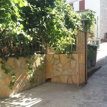 Maja Apartmán Veli Iž